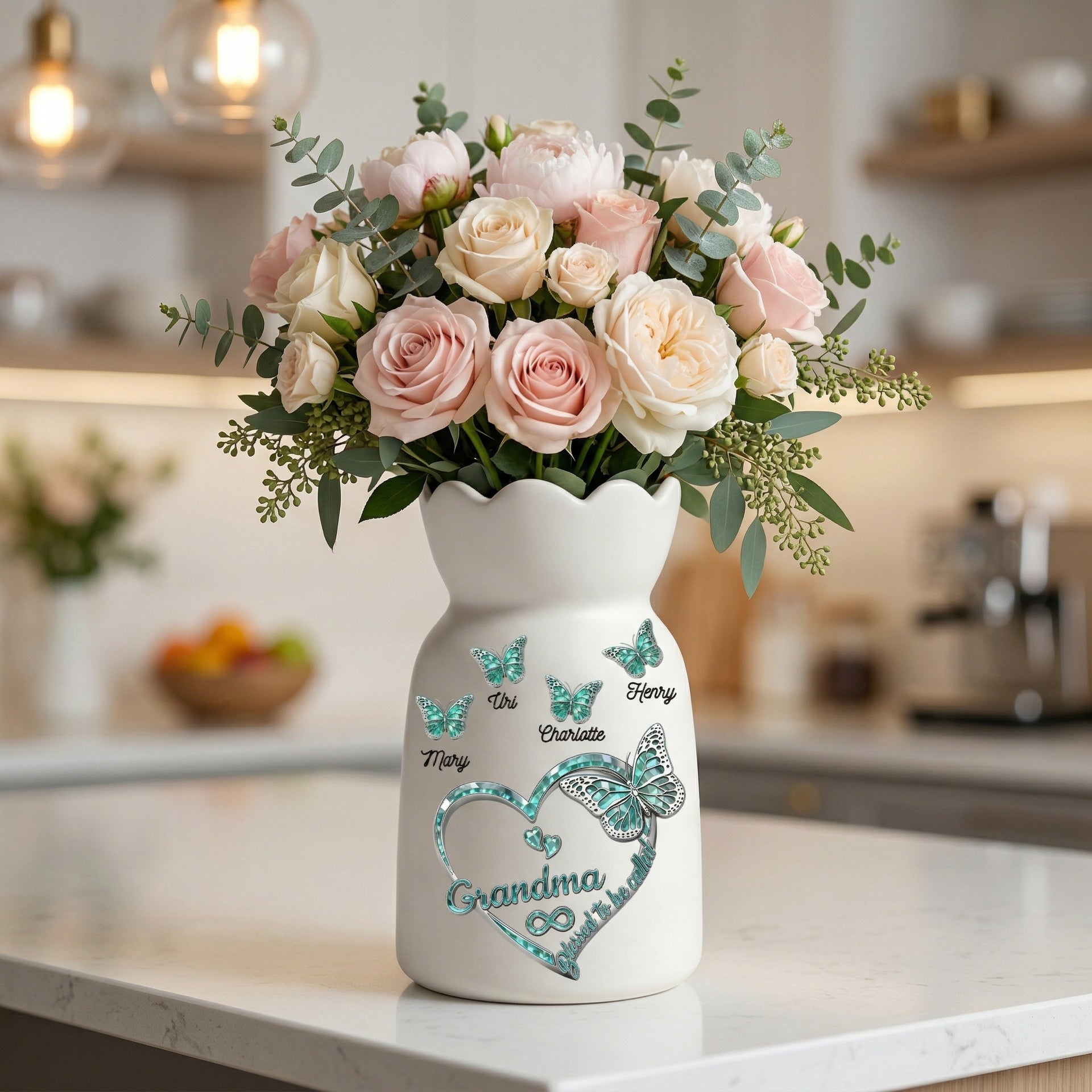 Personalized Flower Vase – Custom Name Butterfly Vase Gift for Mom, Grandma, Grandpa, Family Gift